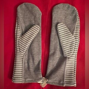 Lululemon Black Gray Stripes Reflective Mittens Sz S